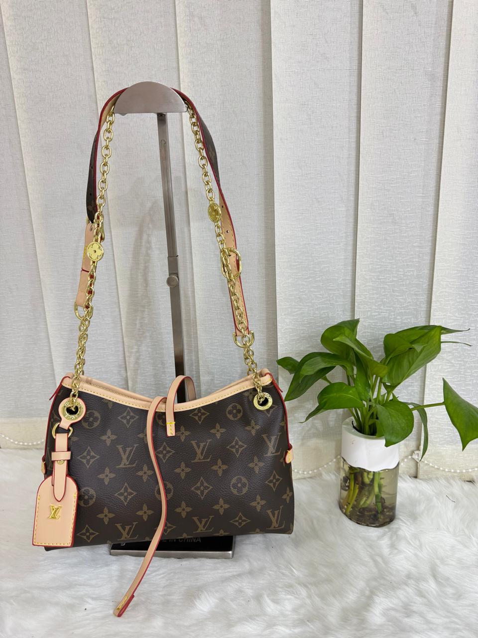 شنط لويس فيتون مع سلسلة درجة أولى | Louis Vuitton Bags with Chain